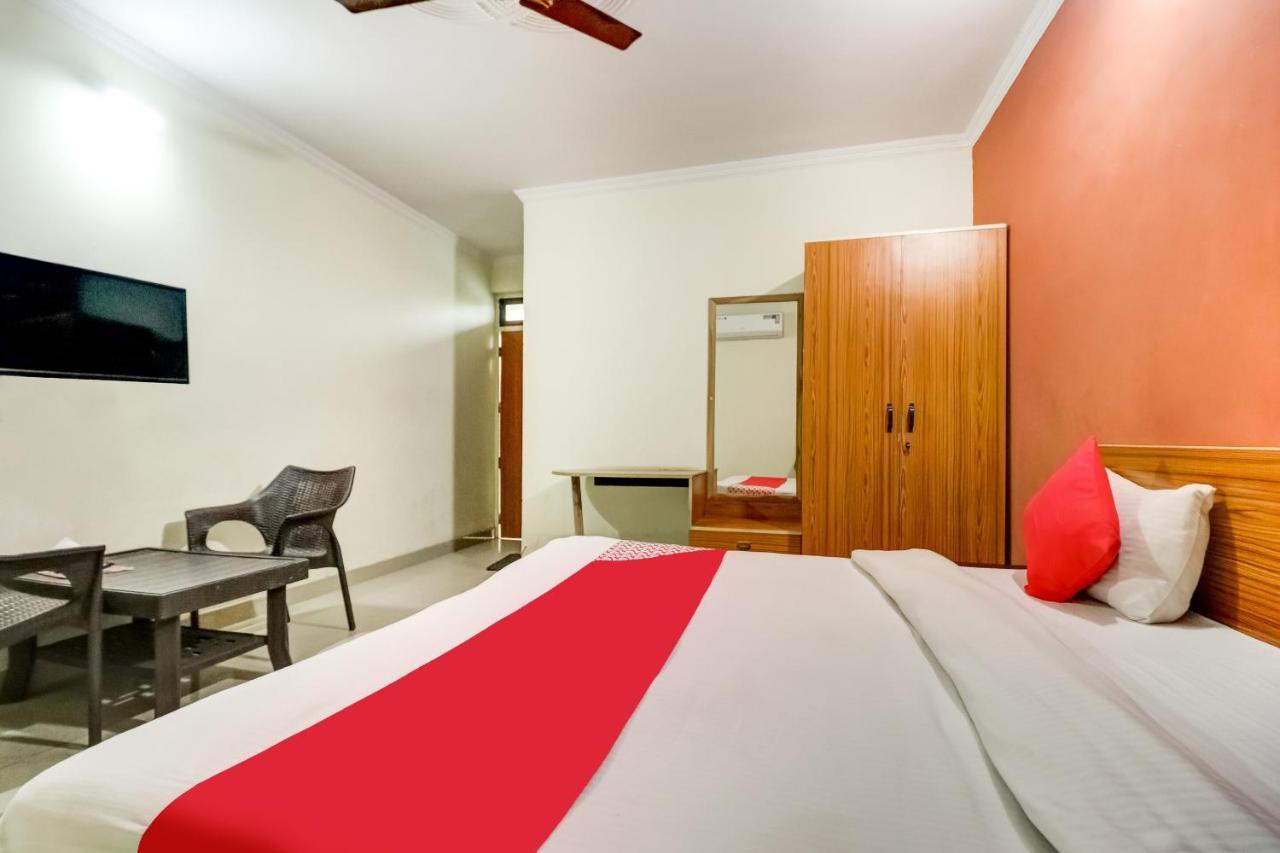 Oyo Hotel R K Residency Gurgaon Exterior foto